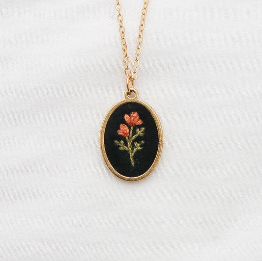 The August Necklace in Noir